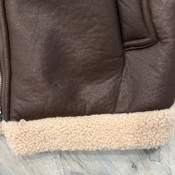 NWT Le Lis Brown Faux Shearling Zip Vest with Cream Trim xs - Picture 6 of 8